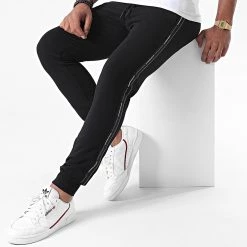 Coupon 🧨 Pantalon Jogging A Bandes MMFP00299 Noir de Antony Morato 😀 -Antony Morato Soldes antony morato 226624 MMFP00299 9000 20200728T134229 03