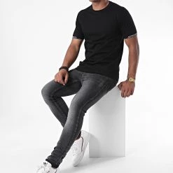 Grosses soldes 🥰 Tee 👚 Shirt Orange Line MMKS01837 Noir de Antony Morato 👏 -Antony Morato Soldes antony morato 226630 MMKS01837 9000 20200728T132712 03