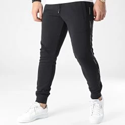 De gros 👏 Pantalon Jogging A Bandes MMFP00335 Noir de Antony Morato ✔️