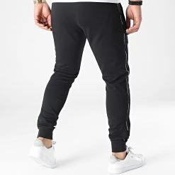 De gros 👏 Pantalon Jogging A Bandes MMFP00335 Noir de Antony Morato ✔️ -Antony Morato Soldes antony morato 304253 MMFP00335 9000 20220221T153026 04