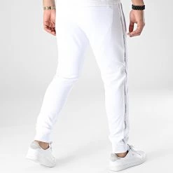 Meilleur prix ✨ Pantalon Jogging A Bandes MMFP00335 Blanc de Antony Morato 😍 7 Meilleur prix ✨ Pantalon Jogging A Bandes MMFP00335 Blanc de Antony Morato 😍 -Antony Morato Soldes antony morato 304257 MMFP00335 1000 20220221T154723 04