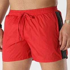 Promo 👏 Short De Bain A Bandes Racing Sport MMBW00068 Rouge de Antony Morato 😀