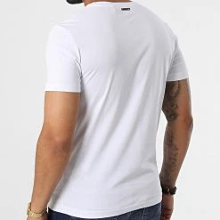 Offres 🥰 Tee 👚 Shirt MMKS02184 Blanc de Antony Morato 💯 -Antony Morato Soldes antony morato 332502 MMKS02184 1000 20220816T135357 04