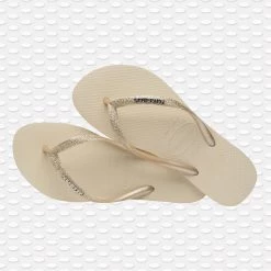 Meilleure affaire 🛒 Tongs Femme Glitter Beige de Havaianas 👏 7 Meilleure affaire 🛒 Tongs Femme Glitter Beige de Havaianas 👏 -Antony Morato Soldes havaianas 255412 4146118 0121 20210312T105637 04