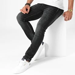 Le moins cher ✔️ Jean Slim 711 Sunby Noir de Le Temps Des Cerises 😀 -Antony Morato Soldes le temps des cerises 282568 JH711SUNW1250 BLACK BLACK 20210913T152545 03
