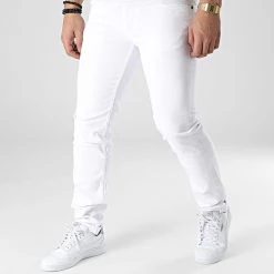 Le moins cher 🛒 Jean Slim Basic Blanc de Le Temps Des Cerises ✔️