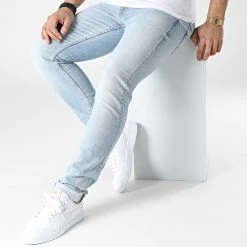 Vente flash ⭐ Jean Slim Calw4051 Bleu Wash de Le Temps Des Cerises 👏 -Antony Morato Soldes le temps des cerises 306749 JH711CALW4051 3001 BLUE 20220301T122346 03