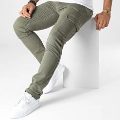 Tout neuf ✔️ Pantalon Cargo Andrew Vert Kaki de Le Temps Des Cerises ✨ -Antony Morato Soldes le temps des cerises 333254 JHANDREW0WPIG ALOE 20220823T135959 03