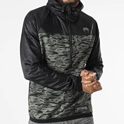 Meilleur prix 👍 Veste Outdoor Capuche Laser Noir Camo Vert Kaki de Venum 😍 -Antony Morato Soldes venum 297419 04280 121 20220106T162707 03