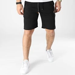 Meilleure affaire ⭐ Short Jogging Classic Noir Doré de Venum 🛒 -Antony Morato Soldes venum 301308 04473 137 20220203T162252 03